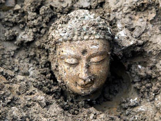 china-buddhas-found-head-earth-50929-600x450.jpg