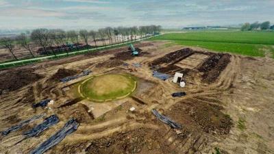 Dutch unveil 4000 year